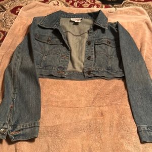 Women’s cropped blue Jean jacket